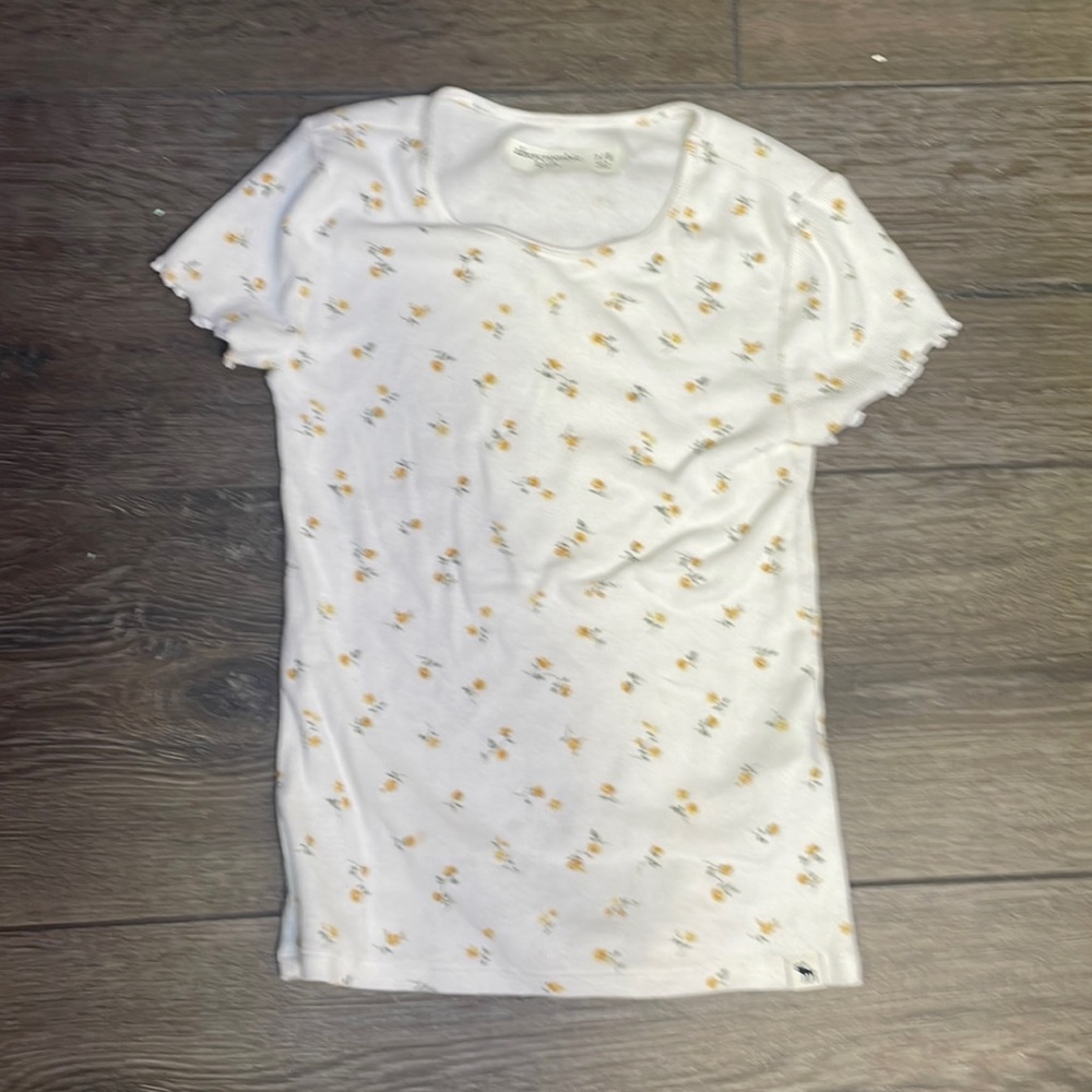 Abercrombie kids white with yellow flowers 7/8
